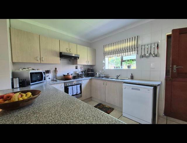 3 BEDROOM HOUSE FOR SALE IN FRAAIUITSIG